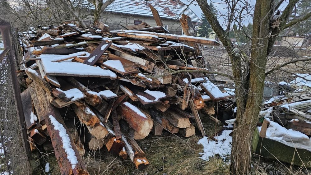 Drewno z rozbiórki stodoly