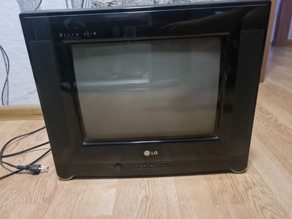 Телевізор LG 14FU7RB з кріпленням