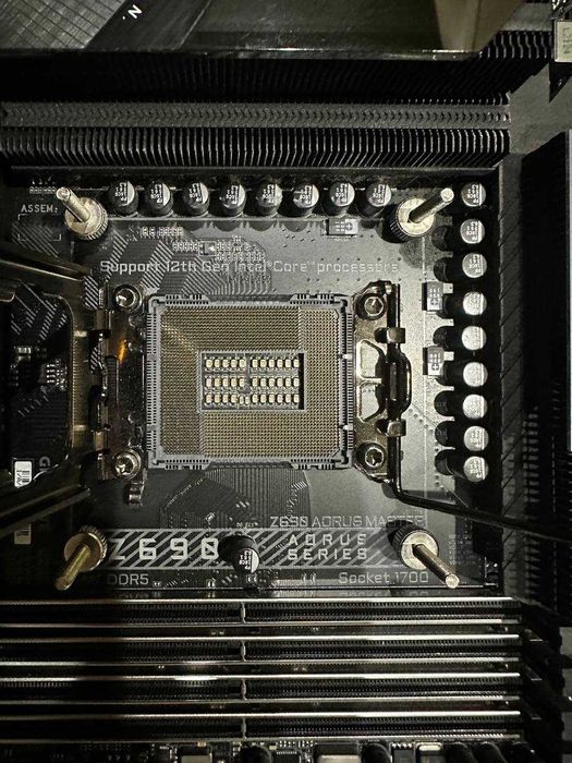 Intel core I9 12900k + Aorus Master Z690