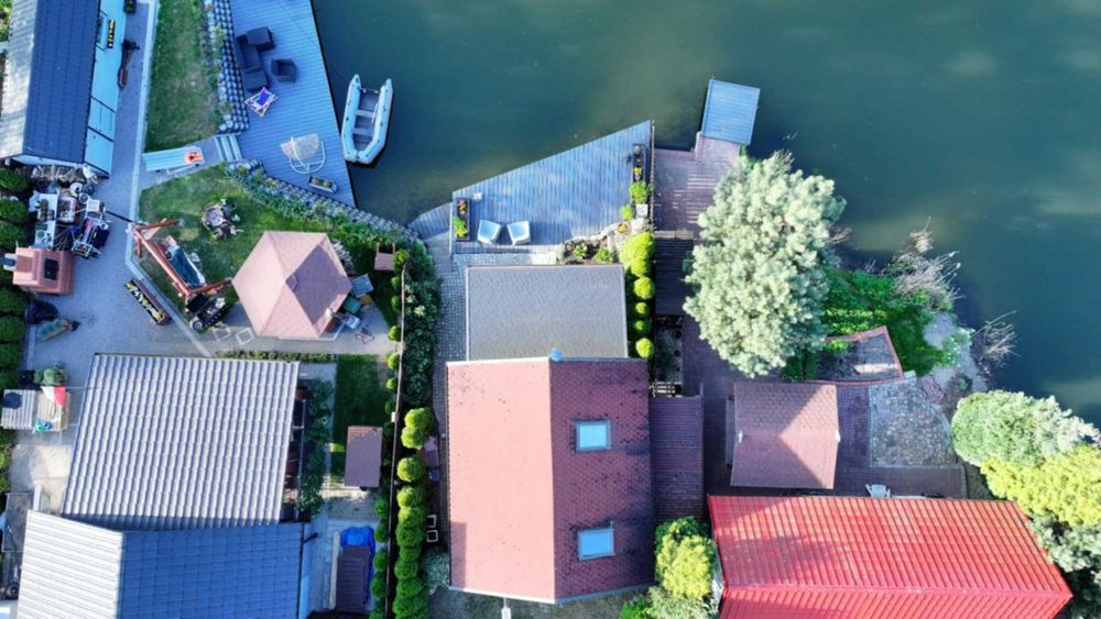 Domek letniskowy z prywatnym zejściem do jeziora