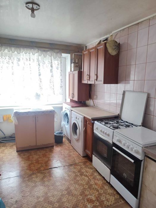 Продам комнату в коммуне  Черемушки, ул. Ак. Филатова / " Инто- Сана "