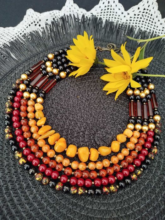 Українське багаторядне намисто  коралі до вишиванки красные бусы