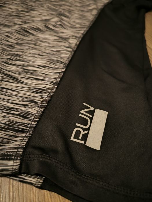 Bluza sportowa z kapturem