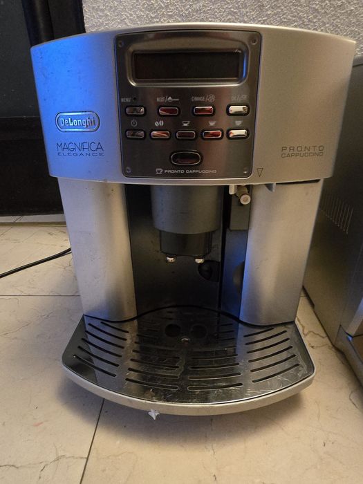 2 sztuki Ekspres Delonghi magnifica Pronto Cappuccino ESAM04.350.S