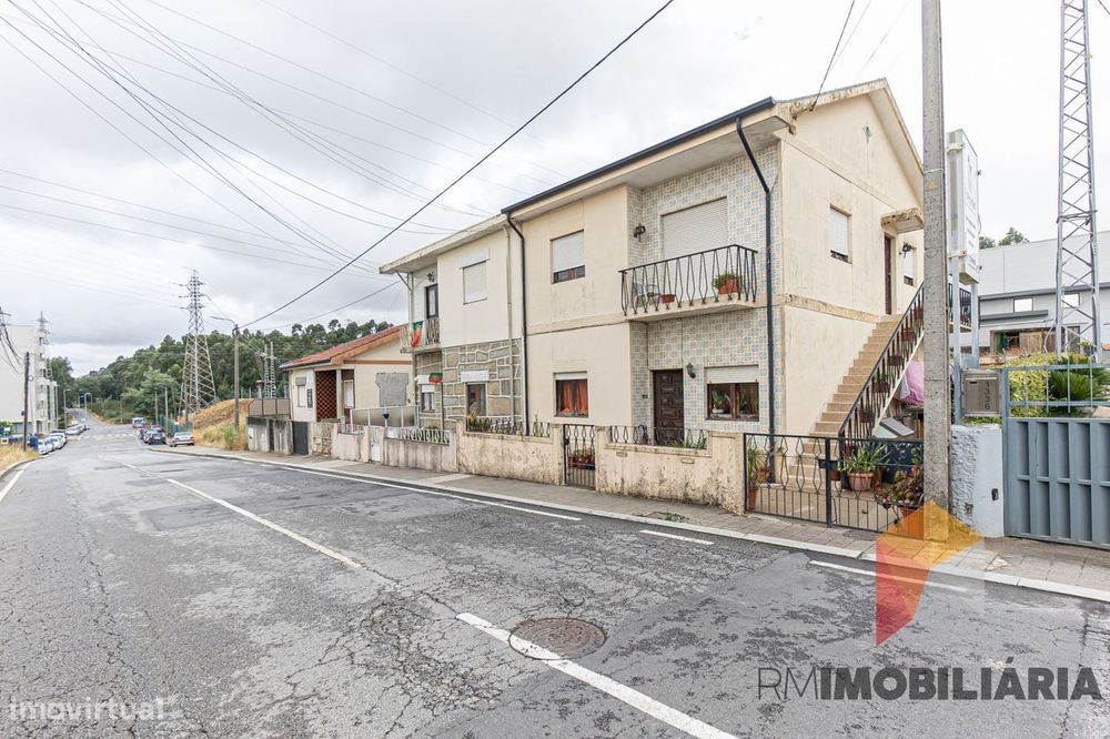 Detached Duplex House in Fânzeres