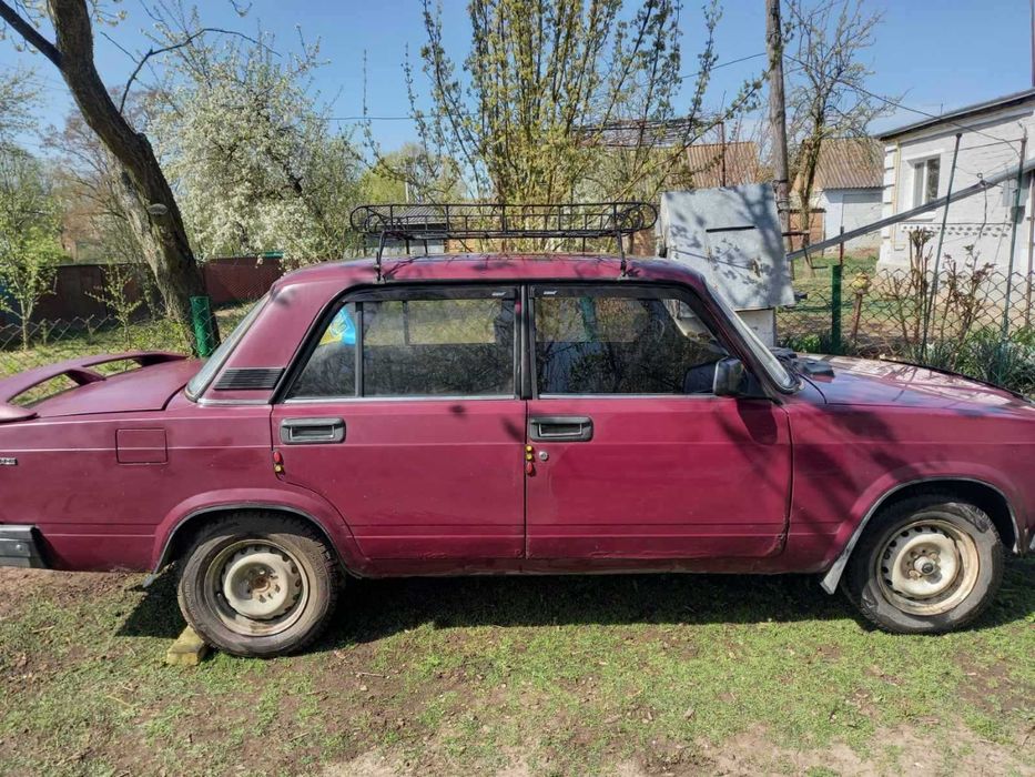 Продам сімьорку доброму стані.