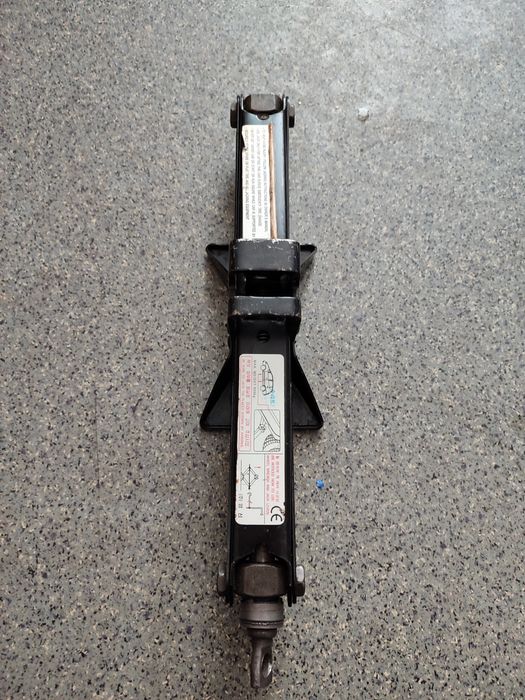 Домкрат Шевроле Такума Chevrolet Tacuma