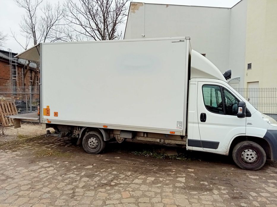 Tani transport auto z windą