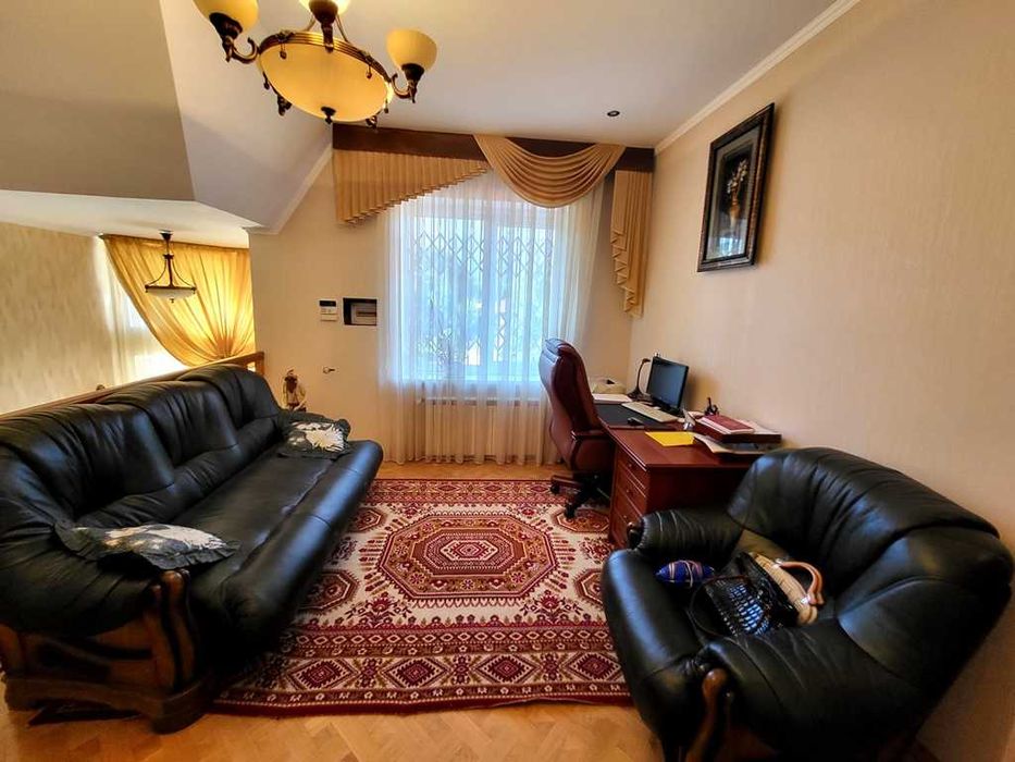 Продажа 2-х эт. дома на НАБЕРЕЖНОЙ, цена снижена на 50%, торг возможен