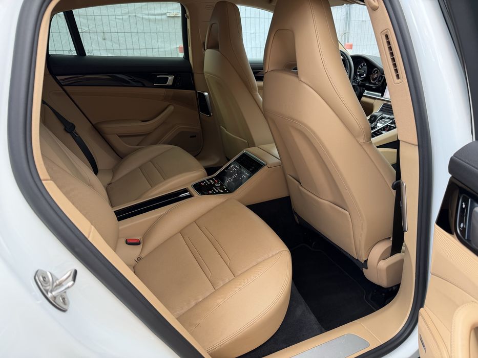 Porsche Panamera 4 E-Hybrid