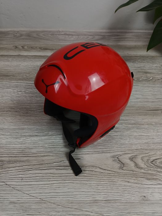 Kask narciarski czerwony rozmiar 56 cm bardzo wygodny