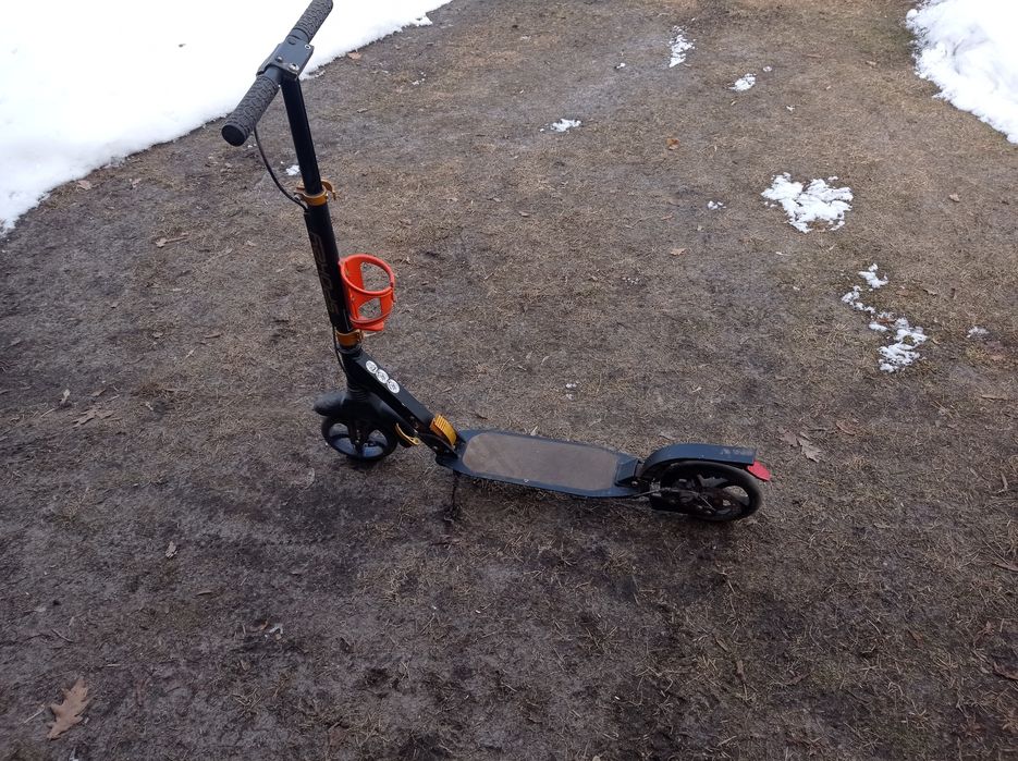 Hulajnoga z hamulcem taczowym