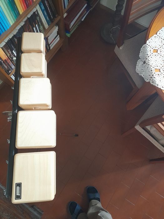 Rack de percussão com caixas