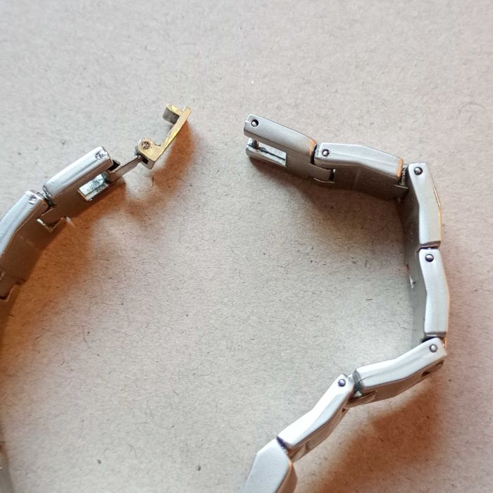 Zegarek kwarcowy z bransoletą GUCCI