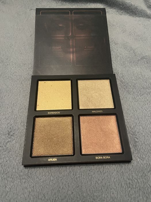 Huda Beauty Paleta