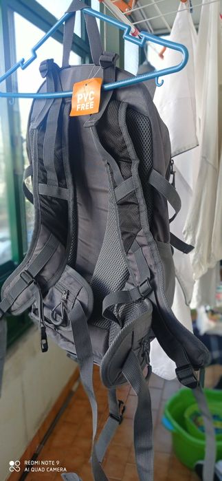 Selling a new backpack64286195303683121