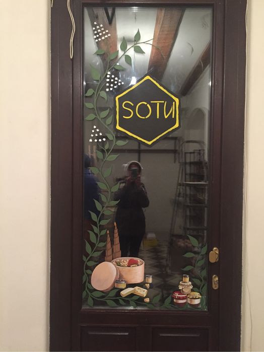 Розпис стін, вітрин, меню,  тканин, будь-яких елементів