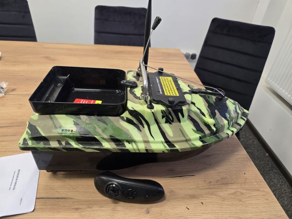 Łódka zanętowa plus sonar