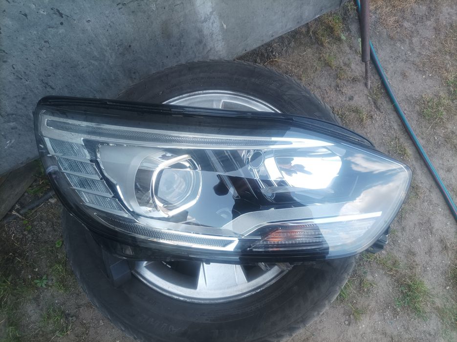 Lampa przednia renault scenic iv