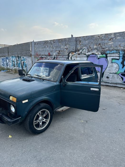 Продам автомобіль ніва