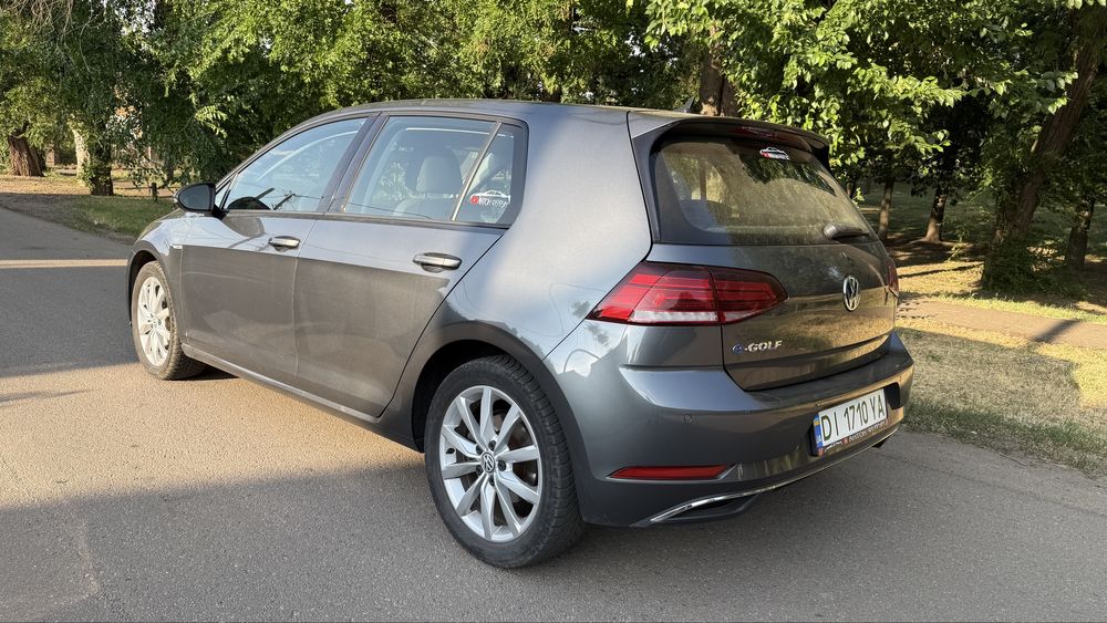 Сдам в оренду електромобіль VW E-Golf