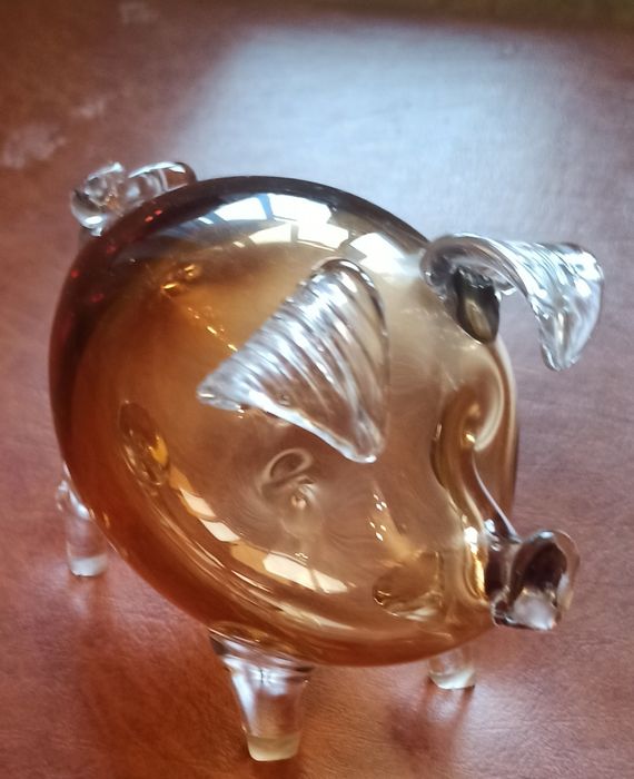 Фигурка свинки из дутого стекла