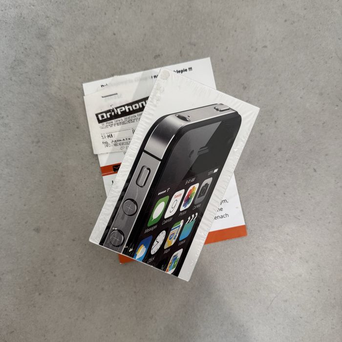 Zafoliowany Kolekcjonerski Apple Iphone 4S Black 8GB