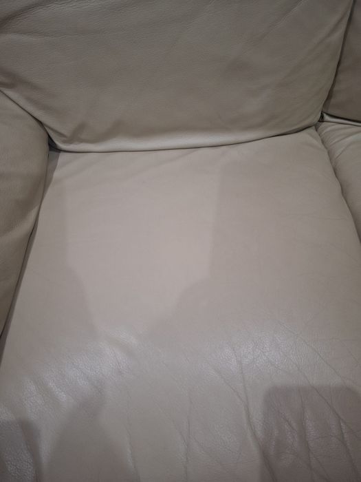 2 sofás pele genuína