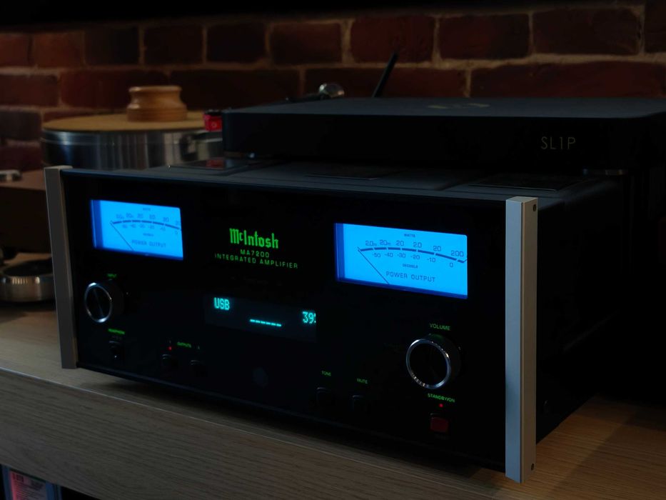 Стерео усилитель Mcintosh MA7200