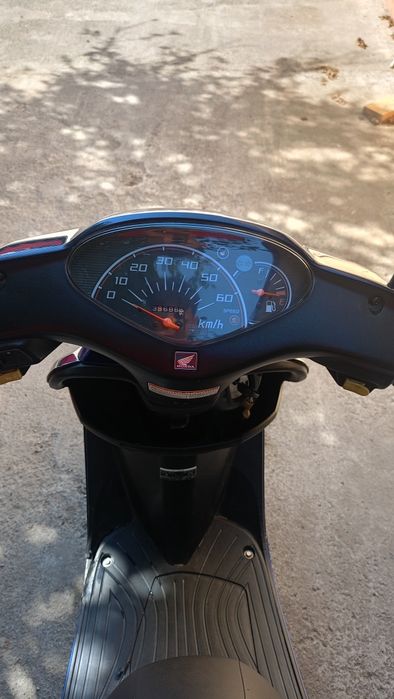 Honda dio af 68.