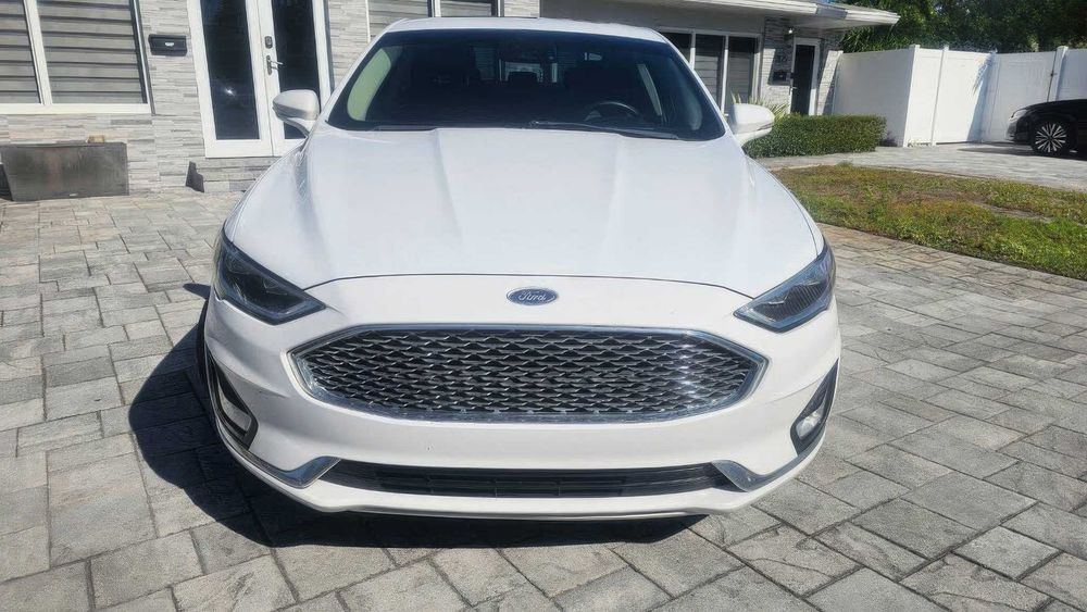 Ford Fusion Hybrid Titanium      2019