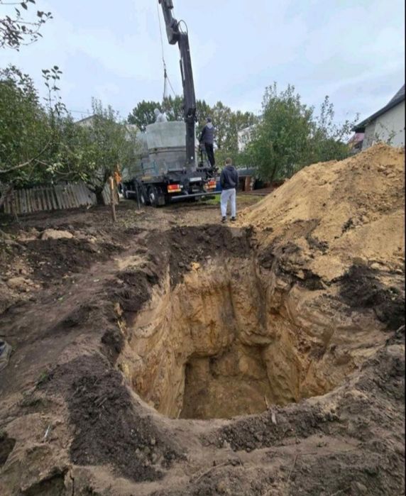 Каналізація в будинку. Копка септика, вигрібної ями с бетонних кілець.