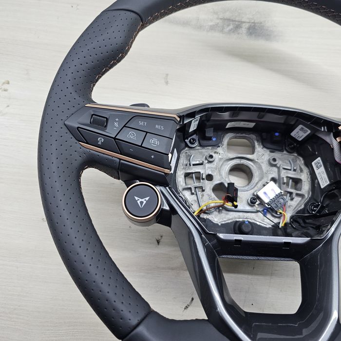 Volante cupra e seat