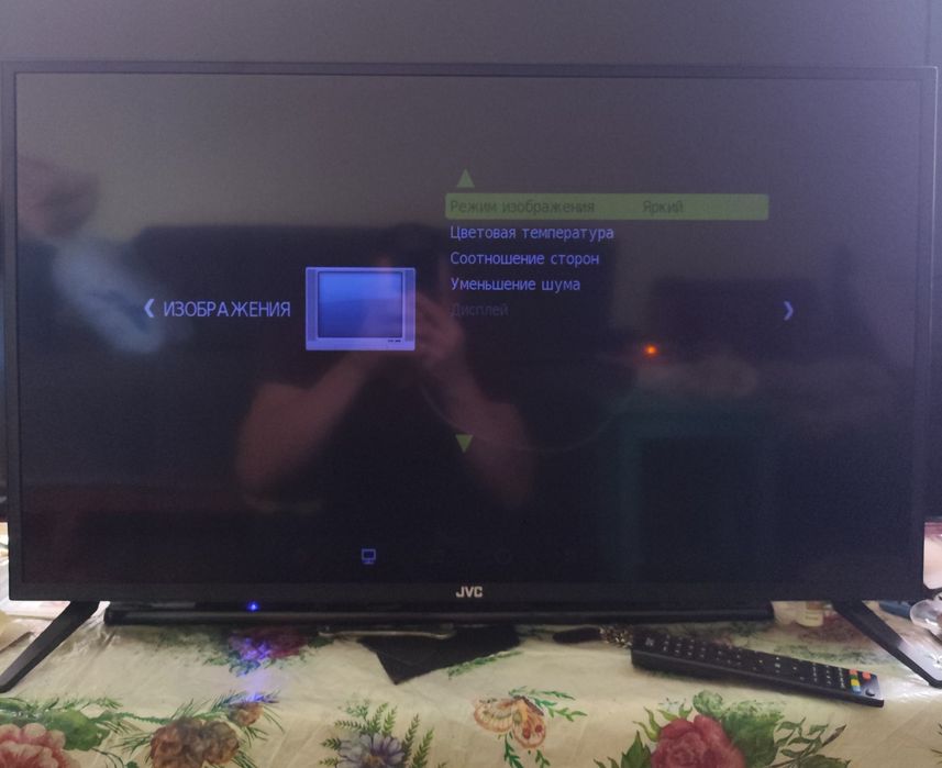 Телевізор JVC LT-32MU380