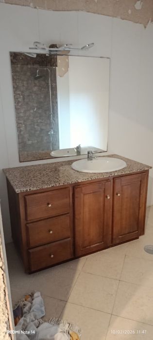 Vendo bancada de casa de banho