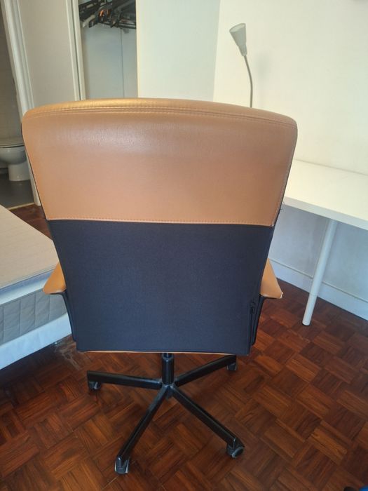 cadeira de secretaria em pele - ikea