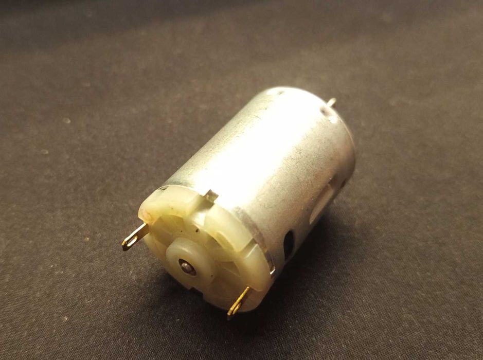 Silniczki elektryczne na napięcie stałe 1.5 - 18V