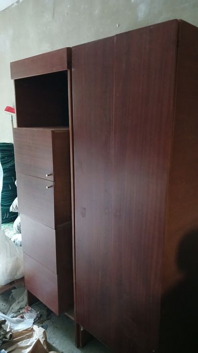 Продам вживану шафу у передпокій.