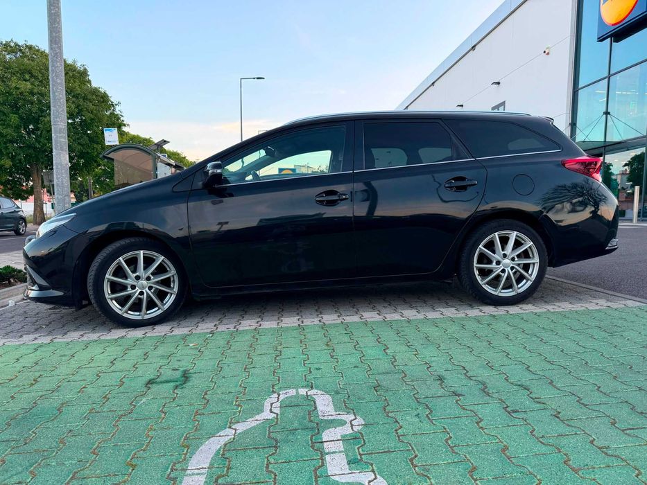 Toyota Auris Touring Sports 1.2 Turbo Design edition