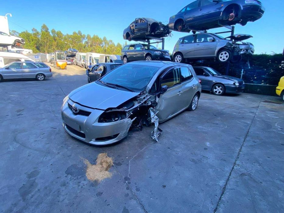 Toyota Auris 1.4D-4D de 2007 - Peças Usadas