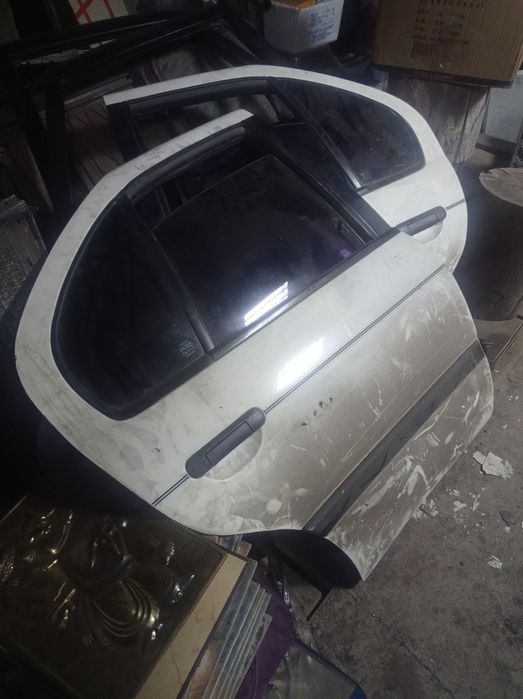 Двери Ниссан примера