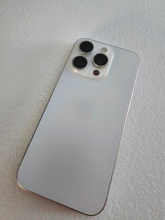 iPhone 15 Pro stan bardzo dobry