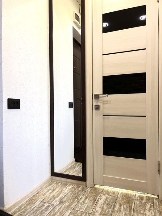 Подобово 1 кімн.квартира-студія.Вода постійно.