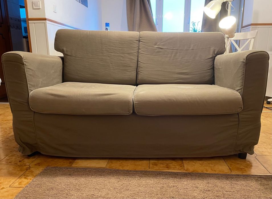 Sofá IKEA 2 lugares (castanho claro - bege escuro)