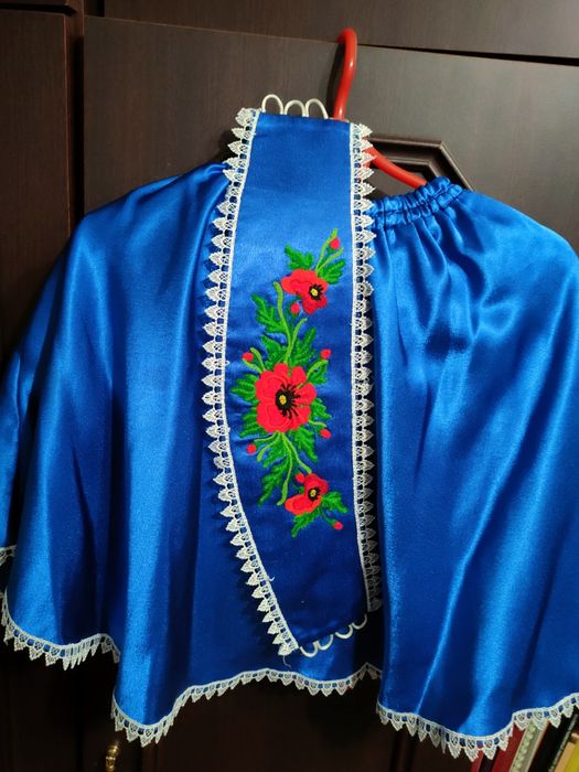 Продам вишитий костюм