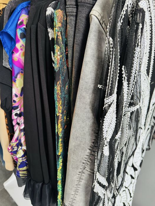 Odzież butik wyposażenie sklepu 160 szt po butiku