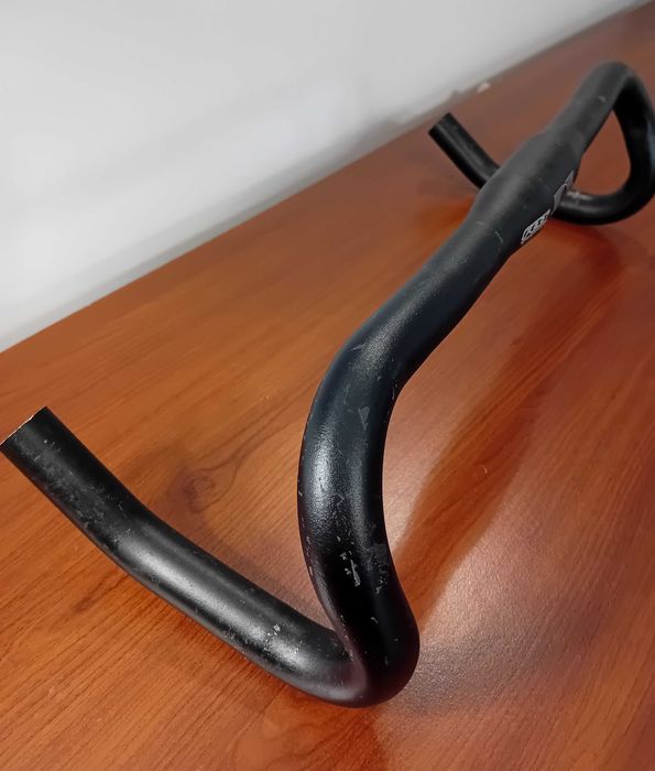 FELT kierownica szosowa typu baranek 400mm,aluminium,czarny mat.