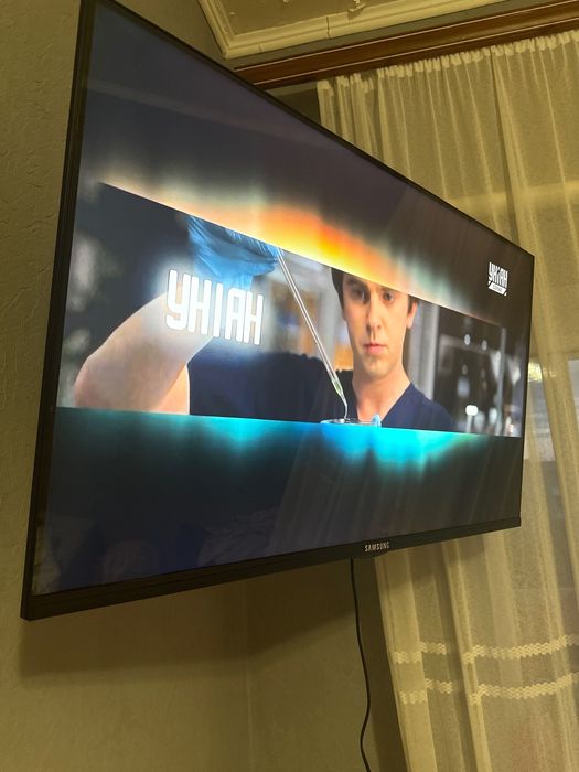 Телевізор LED Smart TV 46” 4K UHD • Smart TV • Wi-Fi • DVB-T2