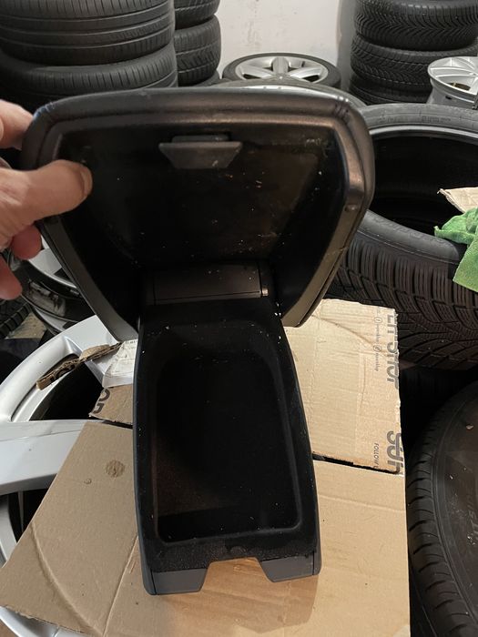 Tunel srodkowy skora cup holder podlokietnik na napoje schowek A6 c7