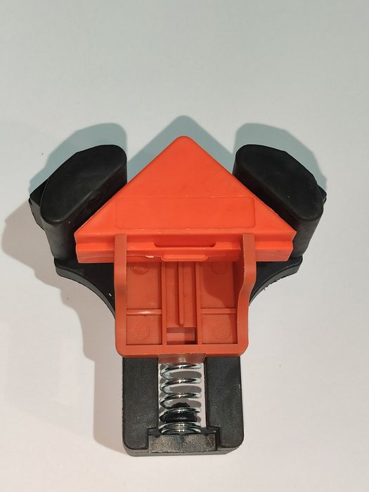 Струбцини, затискачі кутові 90°